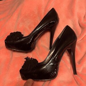 Black High Heels, Nine West Patent Leather / Suede Tassels. 
Patterned Leather.